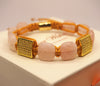 Lade das Bild in den Galerie-Viewer, Vergoldetes Trimasaki-Armband Mit Glänzendem Rosafarbenem Quarz