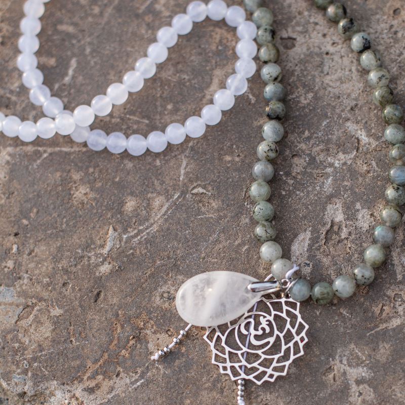 Göttliche Om Labradorit Jade & Amethyst Perlen Halskette