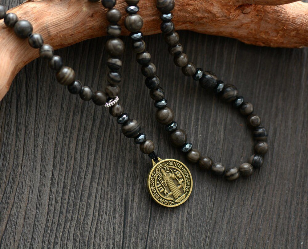 Göttlich Geschützte Halskette Aus Schwarzem Onyx Und Jaspis